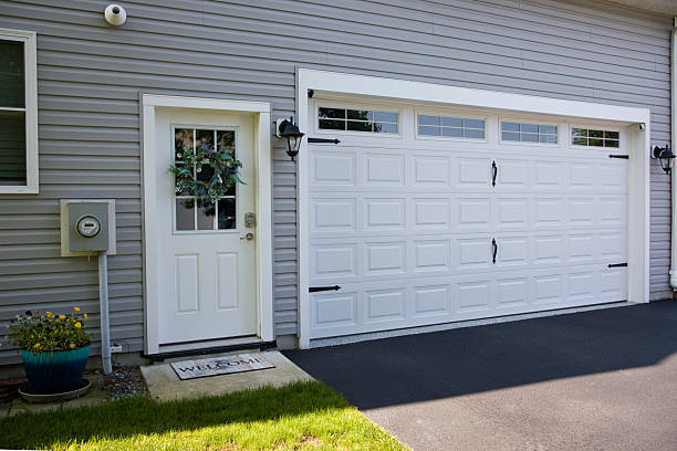 24/7 Emergency Garage Door Panel Replacement experts in Lisbon Falls, ME